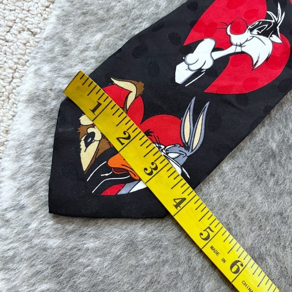Vintage ‘90s Looney Tunes Warner Bros. Silk Tie - Picture 8 of 8
